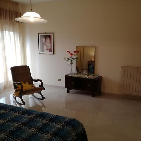 Appartamento In Villa Virginia Fino A 10 Ospiti Mondragone Exterior photo