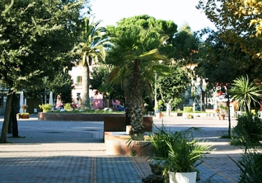 Appartamento In Villa Virginia Fino A 10 Ospiti Mondragone Exterior photo